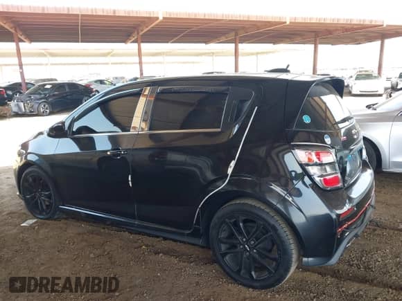 2018 Chevrolet Sonic Premier z VIN 1G1JF6SB1J4127282, wystawiony jako IAAI lot #42740961 z przebiegiem 84 338 mil mil oraz . Historia ofert i sprzedaży dostępna na DreamBid. Obrazek 14.