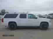 2013 Chevrolet Suburban LT z VIN 1GNSKJE72DR126867, wystawiony jako IAAI lot #43030718 z przebiegiem 204 419 mil mil oraz . Historia ofert i sprzedaży dostępna na DreamBid. Obrazek 13.