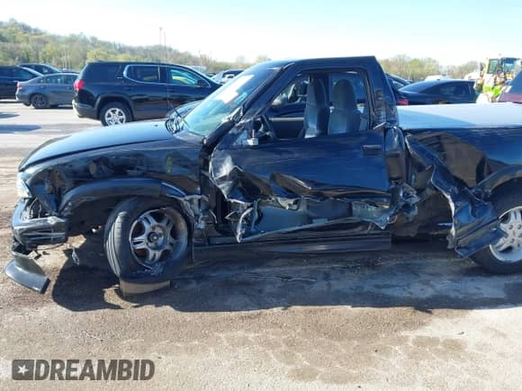 1999 Chevrolet S-10 LS Xtreme с VIN 1GCCS14W2X8185286, выставлен на аукционе IAAI как лот 42023338 с пробегом 60 297 миль миль и . История ставок и продаж доступна на DreamBid. Изображение 6.