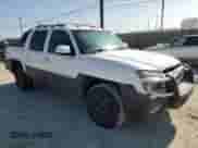 2005 Chevrolet Avalanche Z71 z VIN 3GNEK12Z15G205810, wystawiony jako Copart lot #62230515 z przebiegiem Nie podano mil oraz Czysty tytuł • Clean title. Historia ofert i sprzedaży dostępna na DreamBid. Obrazek 4.