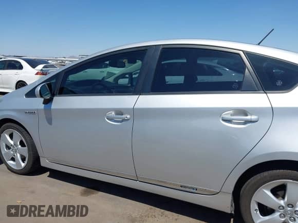 2013 Toyota Prius One z VIN JTDKN3DU7D5562835, wystawiony jako IAAI lot #42598941 z przebiegiem 104 292 mil mil oraz . Historia ofert i sprzedaży dostępna na DreamBid. Obrazek 14.