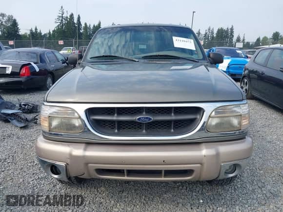 1999 Ford Explorer XLT с VIN 1FMDU35P2XZB24804, выставлен на аукционе IAAI как лот 43110473 с пробегом 186 145 миль миль и . История ставок и продаж доступна на DreamBid. Изображение 12.
