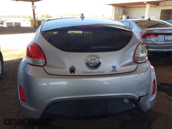 2012 Hyundai Veloster w/Black Int с VIN KMHTC6AD2CU052067, выставлен на аукционе IAAI как лот 42261316 с пробегом 187 234 миль миль и . История ставок и продаж доступна на DreamBid. Изображение 16.