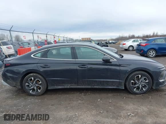 2025 Hyundai Sonata SEL with VIN KMHL64JA4SA431699, listed as a IAAI auction lot 42013844 with 196 mi miles and . Bid and sale history available at DreamBid. Image 13.