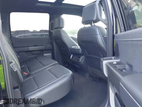 2024 Ford F-150 Lariat с VIN 1FTFW5L55RFC16319, выставлен на аукционе IAAI как лот 42308797 с пробегом 3 023 миль миль и . История ставок и продаж доступна на DreamBid. Изображение 8.