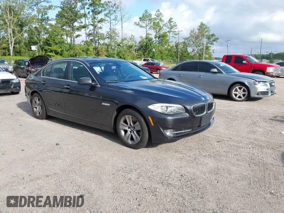 2013 BMW 5 Series 528i xDrive с VIN WBAXH5C54DD111853, выставлен на аукционе IAAI как лот 43177744 с пробегом 156 868 миль миль и . История ставок и продаж доступна на DreamBid. Изображение 1.