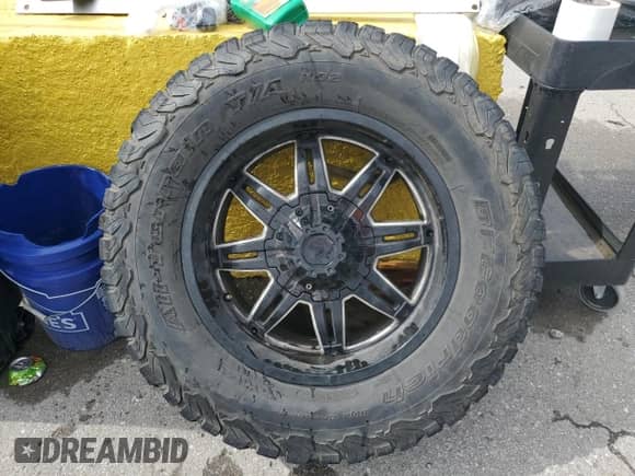 2007 Chevrolet Silverado 1500 Work Truck с VIN 1GCEK19J27Z620288, выставлен на аукционе Copart как лот 61744955 с пробегом 198 857 миль миль и Списание • Salvage title. История ставок и продаж доступна на DreamBid. Изображение 12.