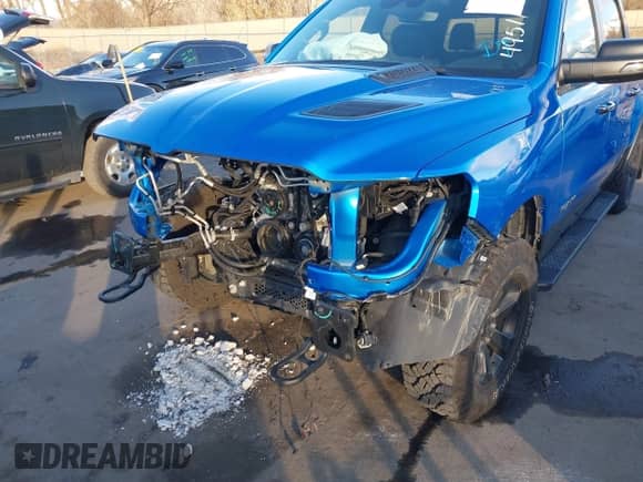 2024 Ram 1500 Rebel z VIN 1C6SRFLT9RN165687, wystawiony jako IAAI lot #41182485 z przebiegiem 4 211 mil mil oraz . Historia ofert i sprzedaży dostępna na DreamBid. Obrazek 6.