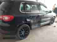 2009 Volkswagen Tiguan SE с VIN WVGBV75N79W501285, выставлен на аукционе IAAI как лот 42423927 с пробегом 203 654 миль миль и . История ставок и продаж доступна на DreamBid. Изображение 6.