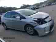 2013 Toyota Prius Two z VIN JTDKN3DU1D5591098, wystawiony jako IAAI lot #43379922 z przebiegiem 183 208 mil mil oraz . Historia ofert i sprzedaży dostępna na DreamBid. Obrazek 13.