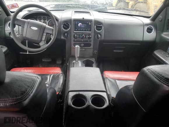 2004 Ford F-150 XLT z VIN 1FTPW14584FA00968, wystawiony jako Copart lot #56593305 z przebiegiem Nie podano mil oraz Szkoda całkowita • Salvage title. Historia ofert i sprzedaży dostępna na DreamBid. Obrazek 8.