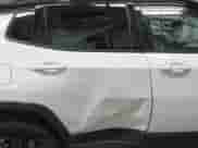 2019 Jeep Compass Latitude with VIN 3C4NJDBB7KT754348, listed as a IAAI auction lot 42617408 with 59,670 mi miles and . Bid and sale history available at DreamBid. Image 6.