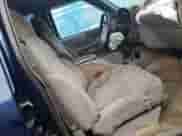 1999 Chevrolet Blazer LS z VIN 1GNCS13W3X2174681, wystawiony jako Copart lot #51832365 z przebiegiem 209 536 mil mil oraz Szkoda całkowita • Salvage title. Historia ofert i sprzedaży dostępna na DreamBid. Obrazek 7.