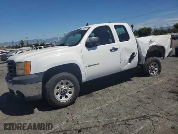 2007 GMC Sierra 1500 Work Truck z VIN 2GTEC19C571638324, wystawiony jako Copart lot #69151745 z przebiegiem 80 439 mil mil oraz Szkoda całkowita • Salvage title. Historia ofert i sprzedaży dostępna na DreamBid. Obrazek 1.