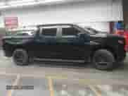 2024 Chevrolet Silverado 1500 Custom z VIN 1GCPABEKXRZ193445, wystawiony jako IAAI lot #43240442 z przebiegiem 26 813 mil mil oraz . Historia ofert i sprzedaży dostępna na DreamBid. Obrazek 13.