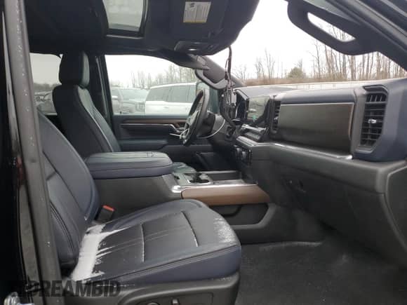 2024 Chevrolet Silverado 3500HD High Country with VIN 2GC4YVEY1R1159956, listed as a Copart auction lot 86298864 with 4,113 mi miles and Non repairable. Bid and sale history available at DreamBid. Image 12.