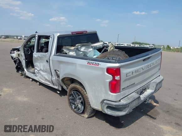 2022 Chevrolet Silverado 1500 LT Trail Boss z VIN 3GCPYFED3NG210844, wystawiony jako IAAI lot #42403476 z przebiegiem 14 197 mil mil oraz . Historia ofert i sprzedaży dostępna na DreamBid. Obrazek 3.