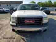 2007 GMC Sierra 1500 Work Truck z VIN 1GTEK19C37Z609933, wystawiony jako Copart lot #59896845 z przebiegiem 290 650 mil mil oraz Szkoda całkowita • Salvage title. Historia ofert i sprzedaży dostępna na DreamBid. Obrazek 5.