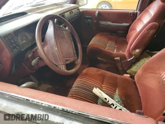 1991 Dodge Caravan с VIN 2B4GK55R0MR223855, выставлен на аукционе Copart как лот 72819484 с пробегом Не указан миль и Списание • Salvage title. История ставок и продаж доступна на DreamBid. Изображение 7.