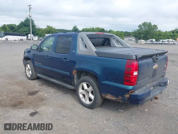 2007 Chevrolet Avalanche 3LT z VIN 3GNFK12307G183463, wystawiony jako IAAI lot #42738078 z przebiegiem 334 542 mil mil oraz . Historia ofert i sprzedaży dostępna na DreamBid. Obrazek 3.