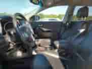 2014 Hyundai Santa Fe с VIN 5XYZU3LAXEG127728, выставлен на аукционе Copart как лот 69298855 с пробегом 98 371 миль миль и Списание • Salvage title. История ставок и продаж доступна на DreamBid. Изображение 7.