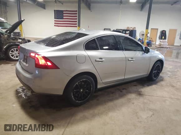 2012 Volvo S60 T6 с VIN YV1902FH9C2056019, выставлен на аукционе Copart как лот 83937575 с пробегом 98 476 миль миль и Списание • Salvage title. История ставок и продаж доступна на DreamBid. Изображение 3.