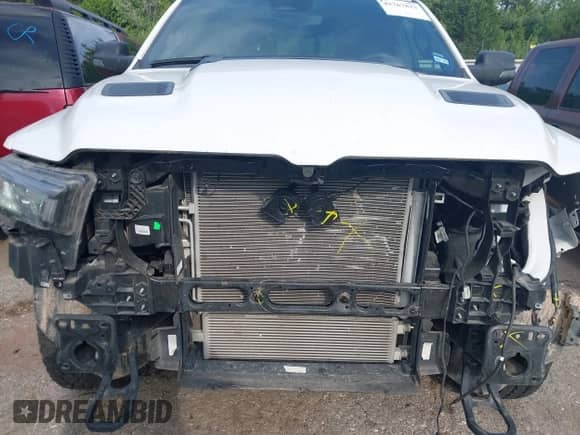 2025 Ram 1500 Rebel z VIN 1C6SRFLP1SN576994, wystawiony jako IAAI lot #42767833 z przebiegiem 26 955 mil mil oraz . Historia ofert i sprzedaży dostępna na DreamBid. Obrazek 6.