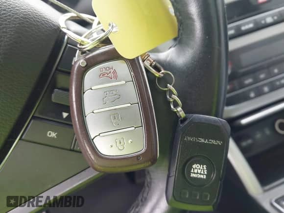 2015 Hyundai Sonata Sport z VIN 5NPE34AF4FH238890, wystawiony jako IAAI lot #42121265 z przebiegiem 98 771 mil mil oraz . Historia ofert i sprzedaży dostępna na DreamBid. Obrazek 11.