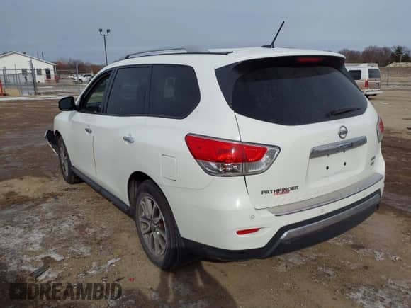 2016 Nissan Pathfinder Platinum with VIN 5N1AR2MM8GC602572, listed as a IAAI auction lot 41619319 with 81,569 mi miles and . Bid and sale history available at DreamBid. Image 3.