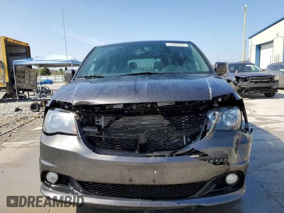 2018 Dodge Grand Caravan SE Plus with VIN 2C4RDGBG5JR180596, listed as a Copart auction lot 71504415 with 129,031 mi miles and Salvage title. Bid and sale history available at DreamBid. Image 5.