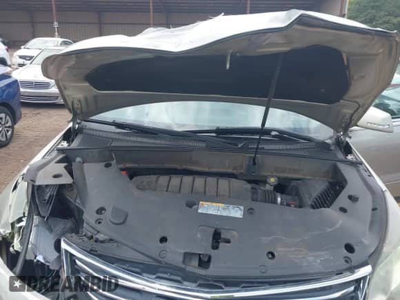 2017 Chevrolet Traverse LT z VIN 1GNKRGKD3HJ154867, wystawiony jako IAAI lot #43109110 z przebiegiem Nie podano mil oraz . Historia ofert i sprzedaży dostępna na DreamBid. Obrazek 10.