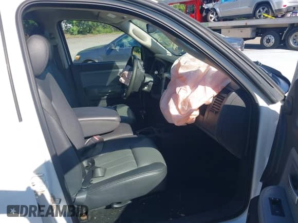 2008 Dodge Dakota Laramie z VIN 1D7HW58NX8S602778, wystawiony jako IAAI lot #42512472 z przebiegiem 116 133 mil mil oraz . Historia ofert i sprzedaży dostępna na DreamBid. Obrazek 5.