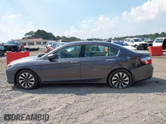 2014 Honda Accord EX-L with VIN 1HGCR6F54EA001258, listed as a IAAI auction lot 43259932 with 235,210 mi miles and . Bid and sale history available at DreamBid. Image 14.