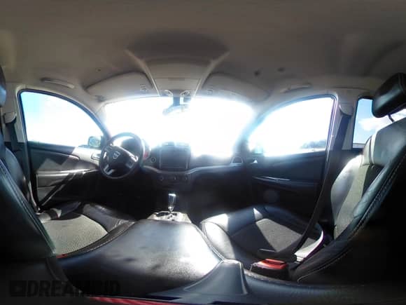 2018 Dodge Journey Crossroad z VIN 3C4PDDGG8JT450206, wystawiony jako IAAI lot #43181726 z przebiegiem 102 171 mil mil oraz . Historia ofert i sprzedaży dostępna na DreamBid. Obrazek 17.