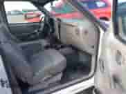 2003 Chevrolet S-10 LS с VIN 1GCCS14H138265190, выставлен на аукционе IAAI как лот 42186732 с пробегом 320 239 миль миль и . История ставок и продаж доступна на DreamBid. Изображение 5.