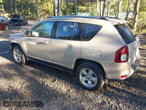2016 Jeep Compass Latitude с VIN 1C4NJCEB2GD774767, выставлен на аукционе IAAI как лот 43368179 с пробегом 116 346 миль миль и . История ставок и продаж доступна на DreamBid. Изображение 3.