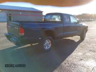 2002 Dodge Dakota z VIN 1B7GG32X42S543218, wystawiony jako IAAI lot #43467855 z przebiegiem 113 583 mil mil oraz . Historia ofert i sprzedaży dostępna na DreamBid. Obrazek 4.