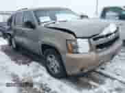 2007 Chevrolet Suburban LT z VIN 1GNFK16347J312488, wystawiony jako IAAI lot #41569438 z przebiegiem 190 635 mil mil oraz . Historia ofert i sprzedaży dostępna na DreamBid. Obrazek 1.