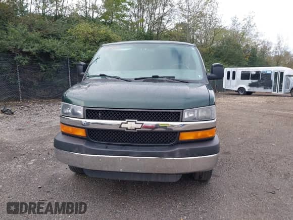 2008 Chevrolet Express Passenger с VIN 1GAHG39K881204709, выставлен на аукционе IAAI как лот 43477649 с пробегом 358 638 миль миль и . История ставок и продаж доступна на DreamBid. Изображение 13.