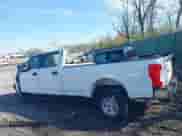2019 Ford F-250 XL z VIN 1FT7W2A69KEG19732, wystawiony jako IAAI lot #41925065 z przebiegiem 104 337 mil mil oraz . Historia ofert i sprzedaży dostępna na DreamBid. Obrazek 13.