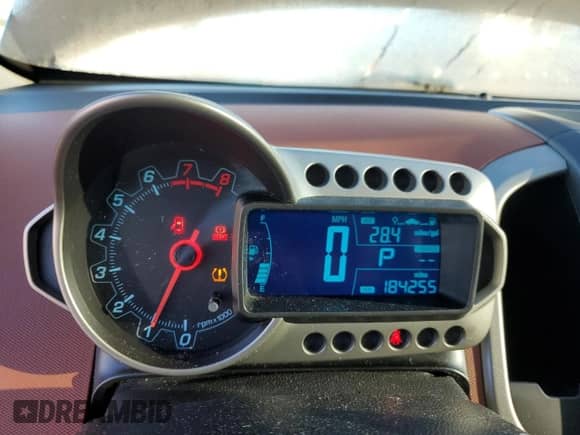 2016 Chevrolet Sonic LT с VIN 1G1JC5SH1G4180001, выставлен на аукционе Copart как лот 82733785 с пробегом 184 255 миль миль и Чистый • Clean title. История ставок и продаж доступна на DreamBid. Изображение 9.