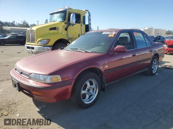 1993 Honda Accord LX z VIN JHMCB7651PC002608, wystawiony jako Copart lot #42375085 z przebiegiem 232 742 mil mil oraz Szkoda całkowita • Salvage title. Historia ofert i sprzedaży dostępna na DreamBid. Obrazek 1.