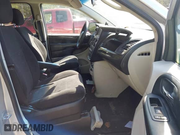 2011 Dodge Grand Caravan Mainstreet with VIN 2D4RN3DG7BR728914, listed as a IAAI auction lot 43389745 with 219,923 mi miles and . Bid and sale history available at DreamBid. Image 5.