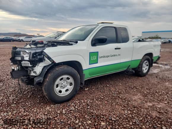 2024 Nissan Frontier S with VIN 1N6ED1CL1RN669400, listed as a Copart auction lot 84985035 with 10,810 mi miles and Salvage title. Bid and sale history available at DreamBid. Image 1.