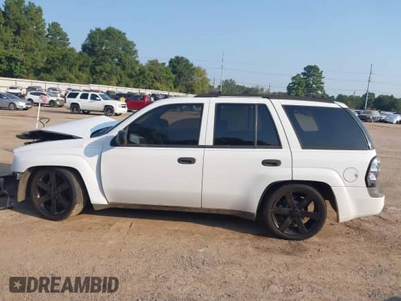 2005 Chevrolet TrailBlazer LS с VIN 1GNDS13S152176718, выставлен на аукционе IAAI как лот 43238935 с пробегом 240 330 миль миль и . История ставок и продаж доступна на DreamBid. Изображение 15.