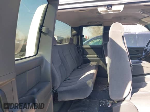 2004 GMC Sierra 1500 SLT с VIN 2GTEK19T741248095, выставлен на аукционе IAAI как лот 41777742 с пробегом 142 612 миль миль и . История ставок и продаж доступна на DreamBid. Изображение 8.