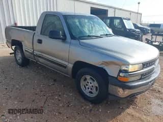 2000 Chevrolet Silverado 1500 LS with VIN 1GCEC14W2YZ179649, listed as a IAAI auction lot 42525015 with 284,859 mi miles and . Bid and sale history available at DreamBid. Image 1.