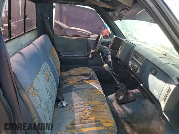 1988 Chevrolet S-10 с VIN 1GCBS14E4J2198425, выставлен на аукционе Copart как лот 80862435 с пробегом 215 325 миль миль и Списание • Salvage title. История ставок и продаж доступна на DreamBid. Изображение 10.