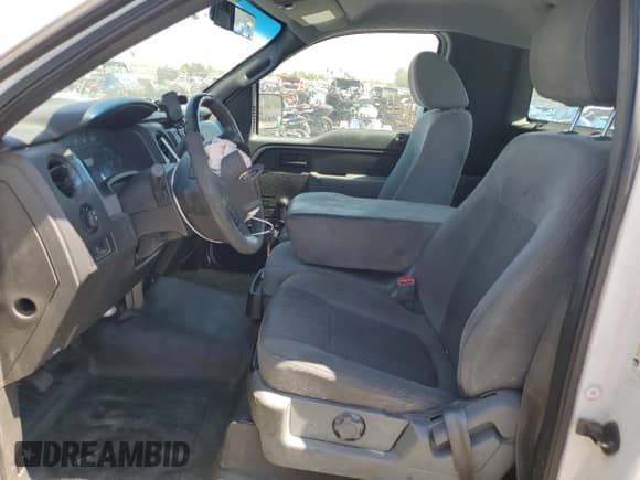 2012 Ford F-150 XL z VIN 1FTNF1CF5CKD16741, wystawiony jako Copart lot #53306035 z przebiegiem 336 777 mil mil oraz Szkoda całkowita • Salvage title. Historia ofert i sprzedaży dostępna na DreamBid. Obrazek 7.