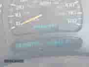 2005 GMC Sierra 1500 Work Truck z VIN 1GTEC14X05Z190508, wystawiony jako IAAI lot #42404098 z przebiegiem 169 043 mil mil oraz . Historia ofert i sprzedaży dostępna na DreamBid. Obrazek 15.